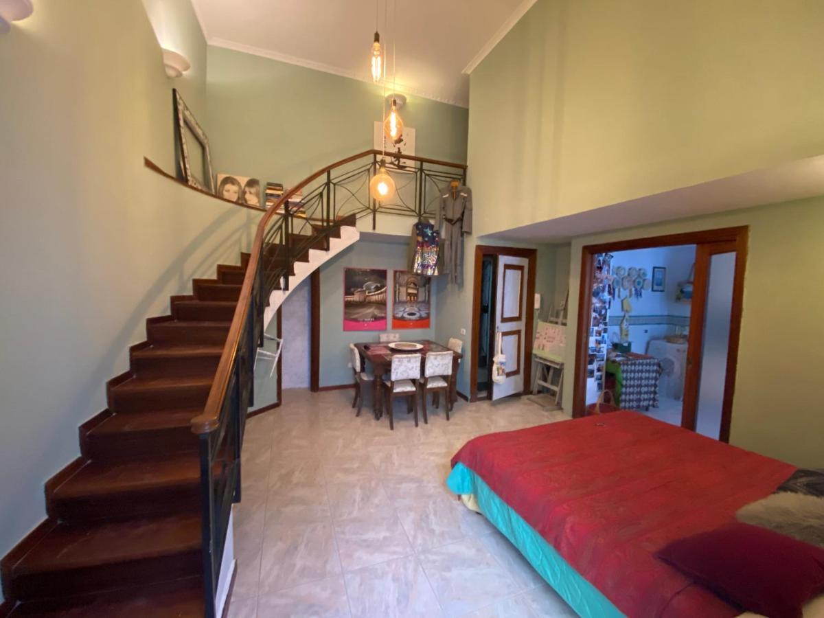 Casa Gioia, Tra Palazzo Reale,Lungomare E Monte Echia Apartment Naples Luaran gambar