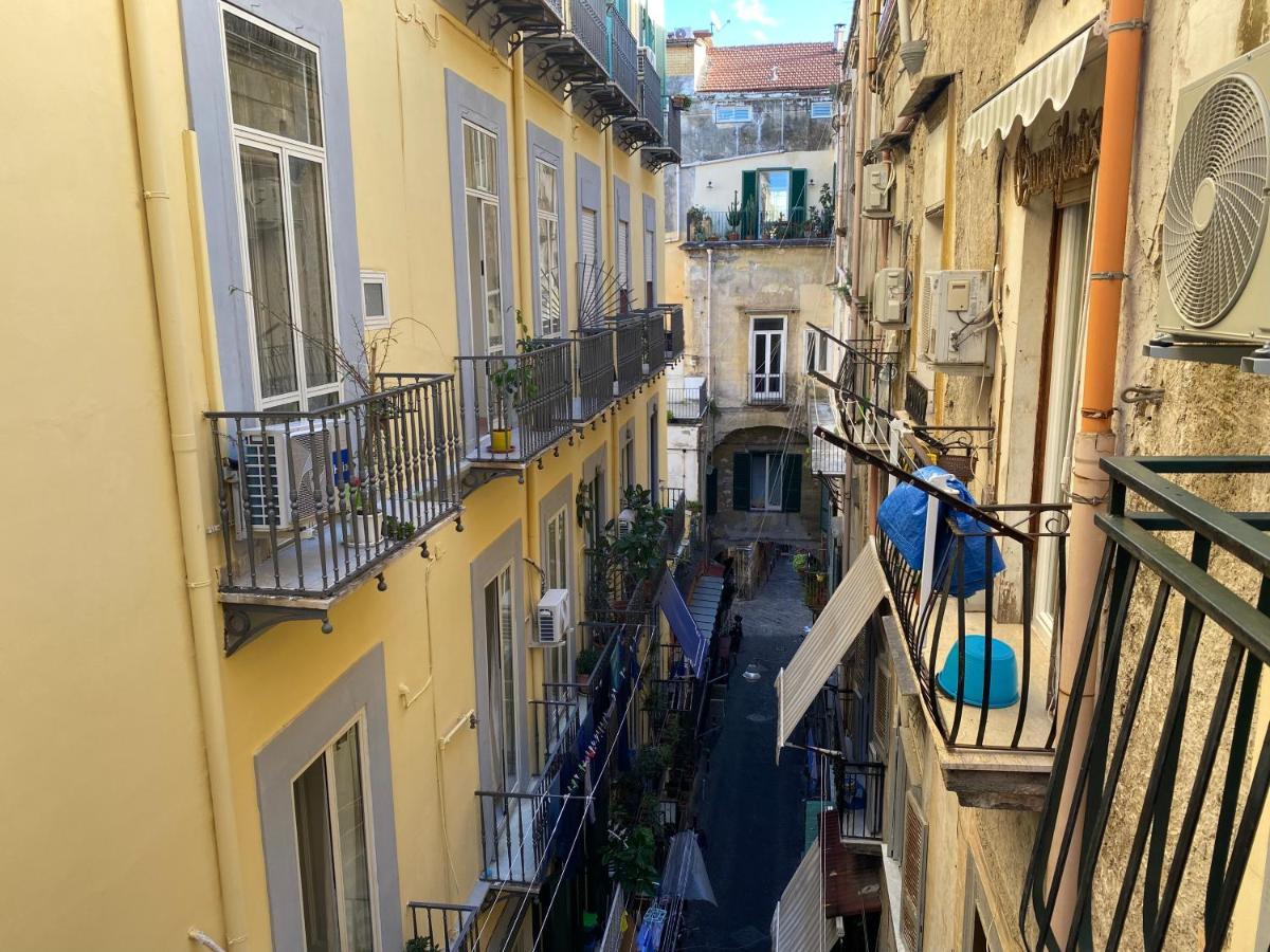 Casa Gioia, Tra Palazzo Reale,Lungomare E Monte Echia Apartment Naples Luaran gambar
