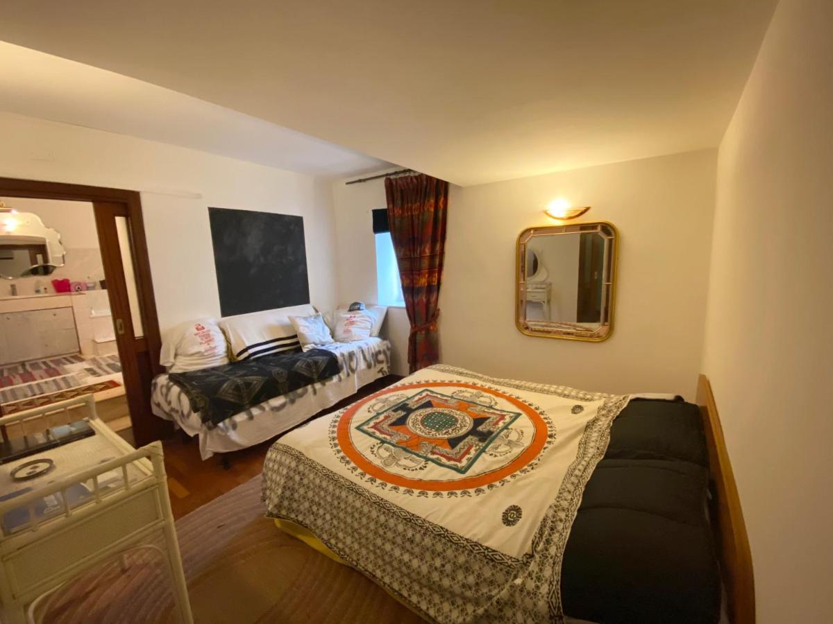 Casa Gioia, Tra Palazzo Reale,Lungomare E Monte Echia Apartment Naples Luaran gambar