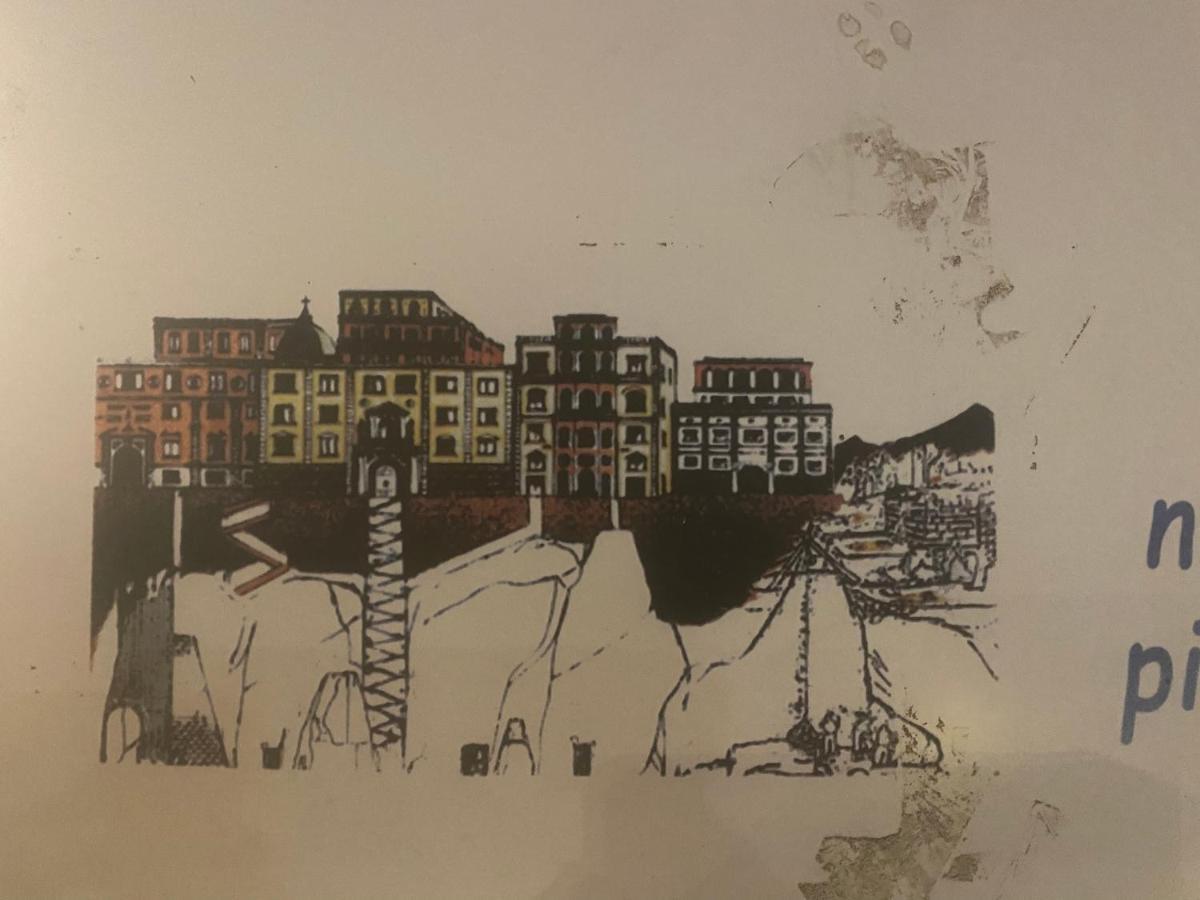 Casa Gioia, Tra Palazzo Reale,Lungomare E Monte Echia Apartment Naples Luaran gambar